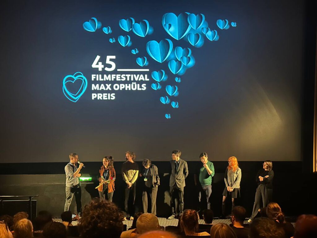 Das Team von "Hausnummer Null" bei der Premiere in Saarbrücken.